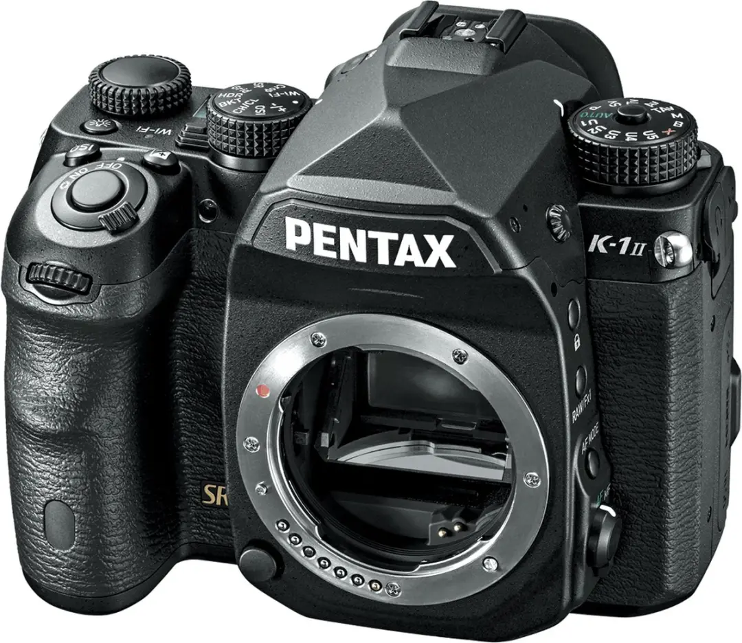 Pentax K1 II Body + 24-70mm / 2.8