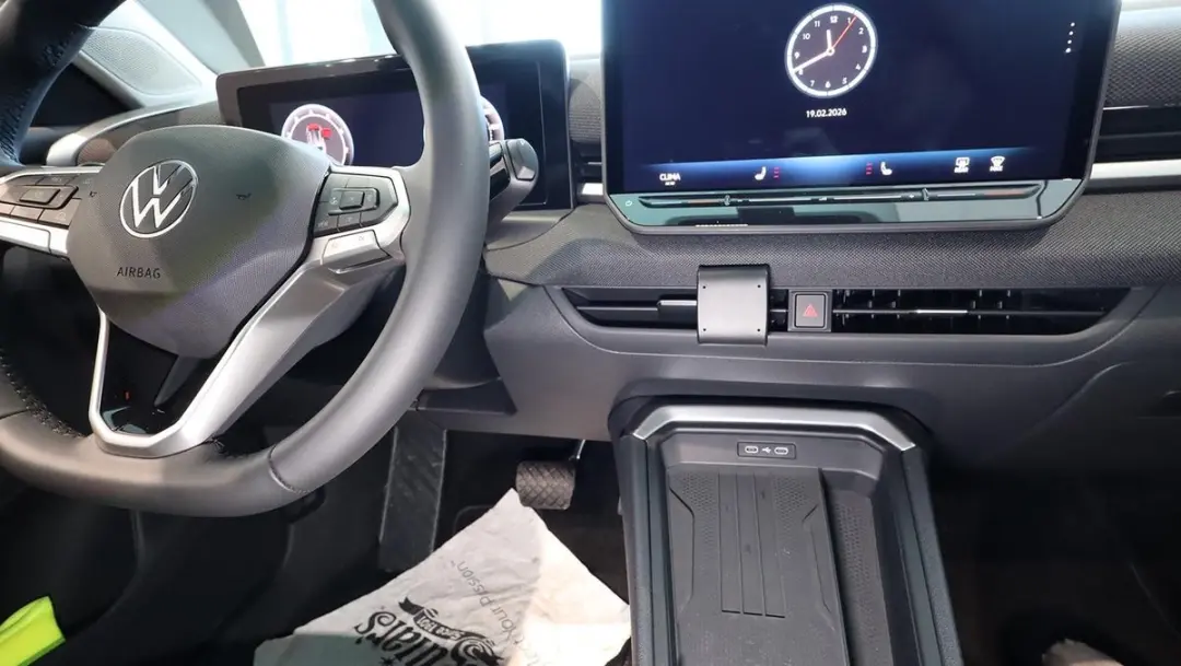 Brodit Proclip Volkswagen T-Roc 26- Center mount