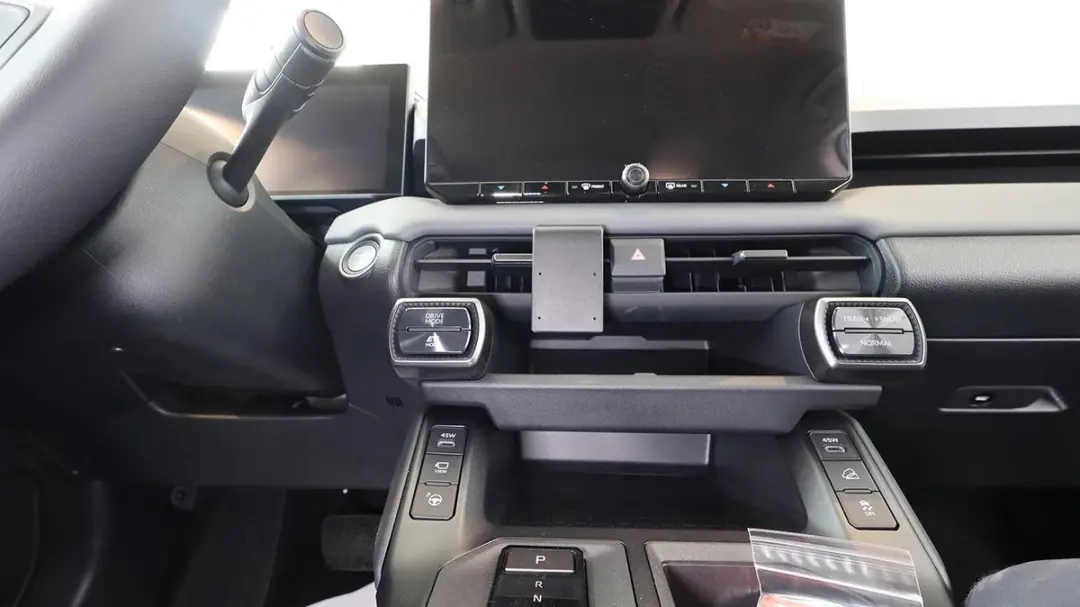 Brodit Proclip Toyota RAV 4 27- Center mount