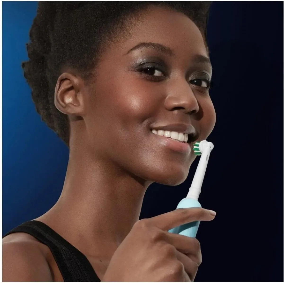 Oral-B Pro 1 - Oplaadbare Elektrische Tandenborstel - Met Drukregeling - Turquoise + Extra Opzetborstel
