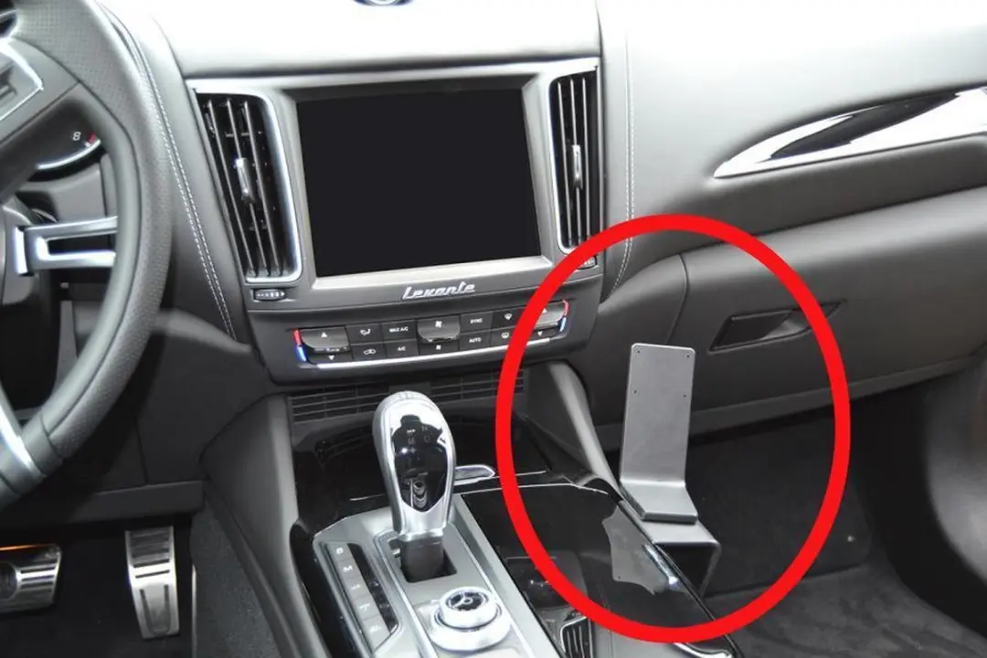 Proclip Maserati Levante 16-18 console mount