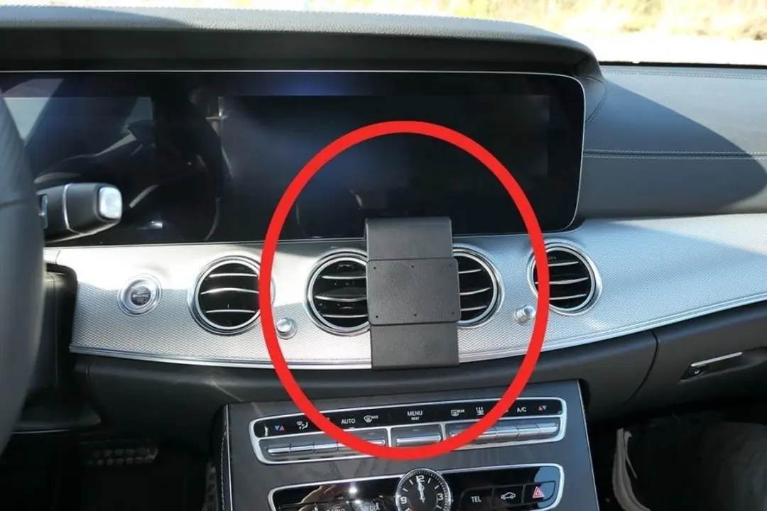 Brodit ProClip Center Mount Mercedes E-Klasse 2018-2023 - Zwart - afbeelding 2 van 2