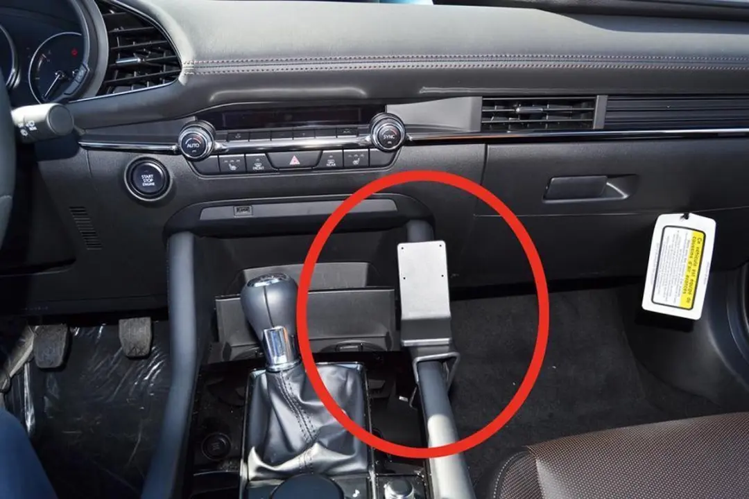 Brodit ProClip Mazda 3 Bj. 19-20