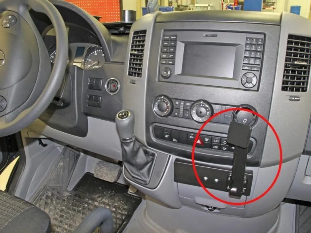 Brodit ProClip MB Sprinter/VW Crafter Bj. 07-17