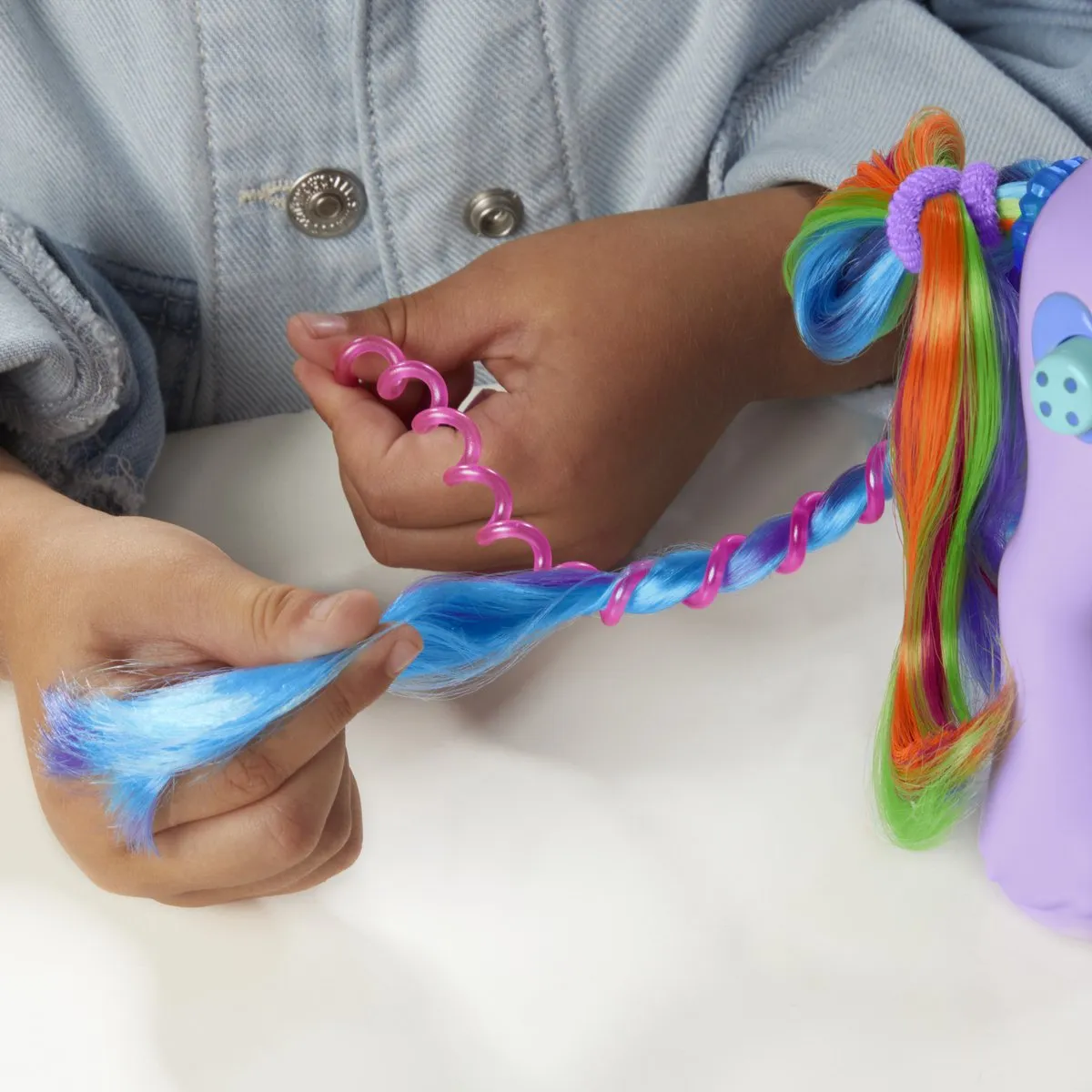 Hasbro My Little Pony Rainbow Styles Izzy Moonbow - Eenhoorn - Meerkleurig