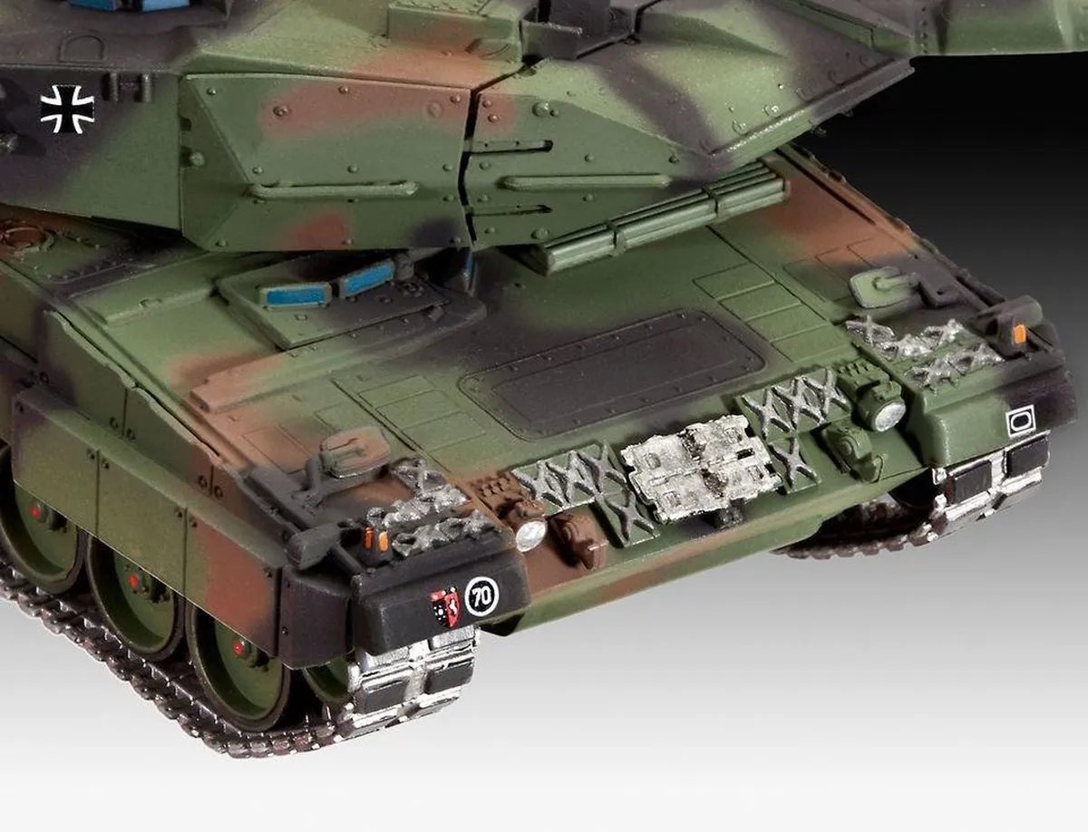 Revell 03180 Leopard 2 A6/A6M Tank Modelbouwpakket 1:72 - Multi