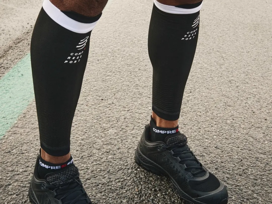 Compressport R2V2 Compressietubes & Sokken - S - Zwart