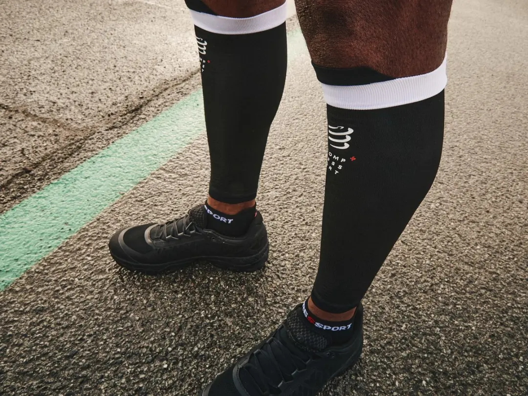 Compressport R2V2 Compressietubes & Sokken - S - Zwart