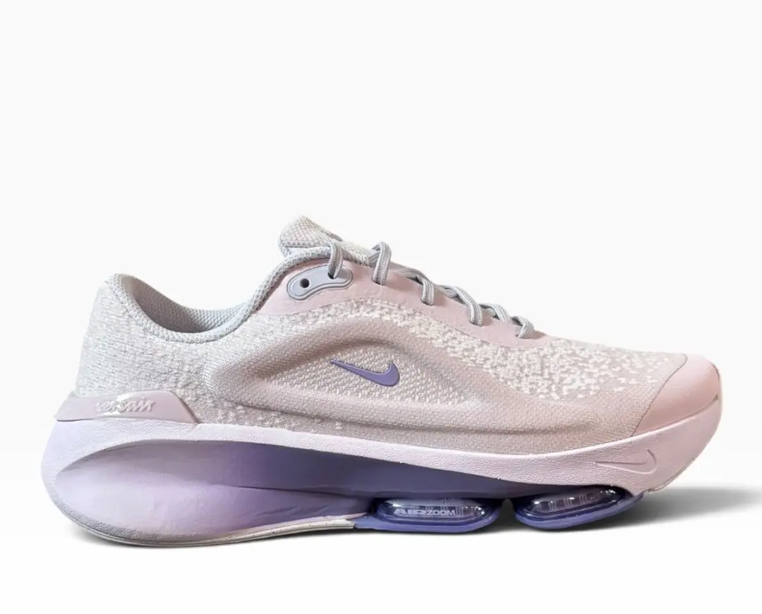 W NIKE VERSAIR
