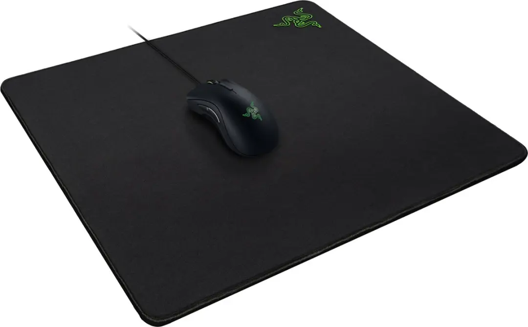 Razer Gigantus RZ02-01830200-R3M1 Gaming Mouse Mat - Zwart