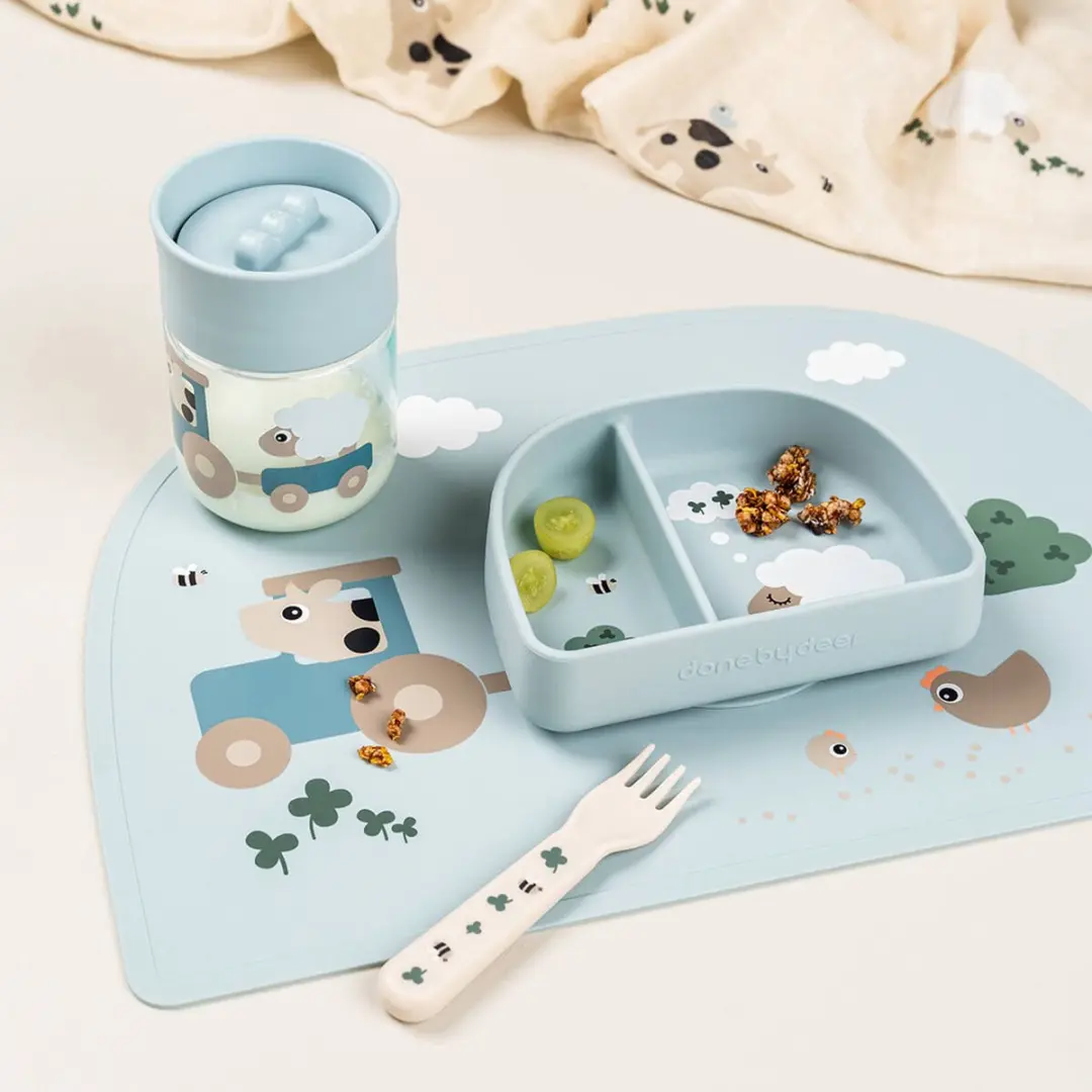 Done By Deer 360° Oefenbeker Tiny Farm - Blauw
