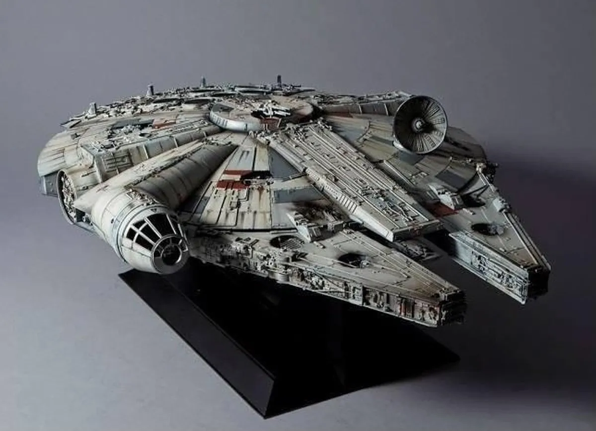 Revell 01206 Bandai Millennium Falcon PG Star Wars Modelbouwpakket 1:72 - 680 Onderdelen