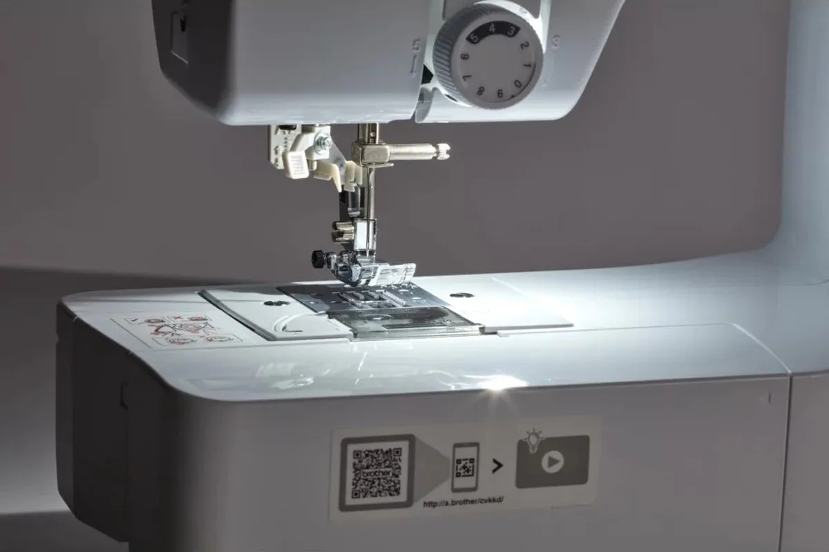 Brother CS120WTSRF1 Naaimachine - 40 Steken - Wit/Rose