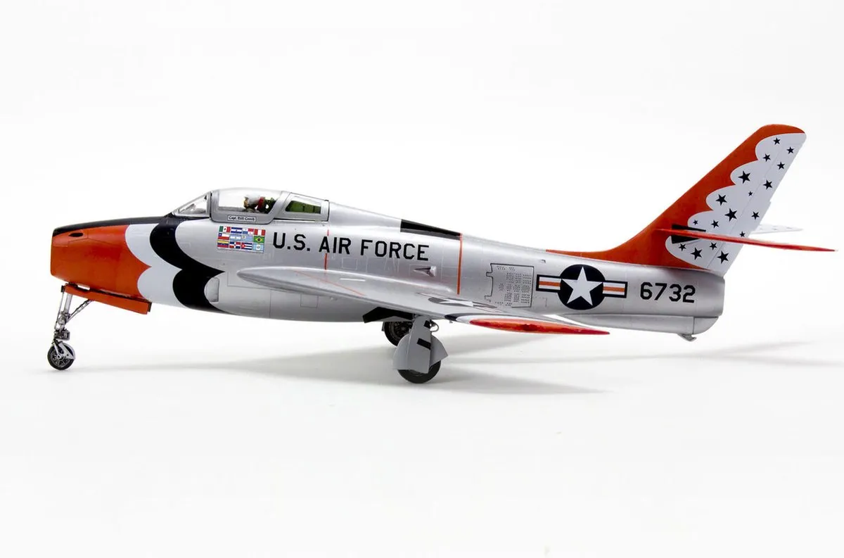 Revell 15996 F-84F Thunderstreak Modelbouwpakket - 1:48 - Multi