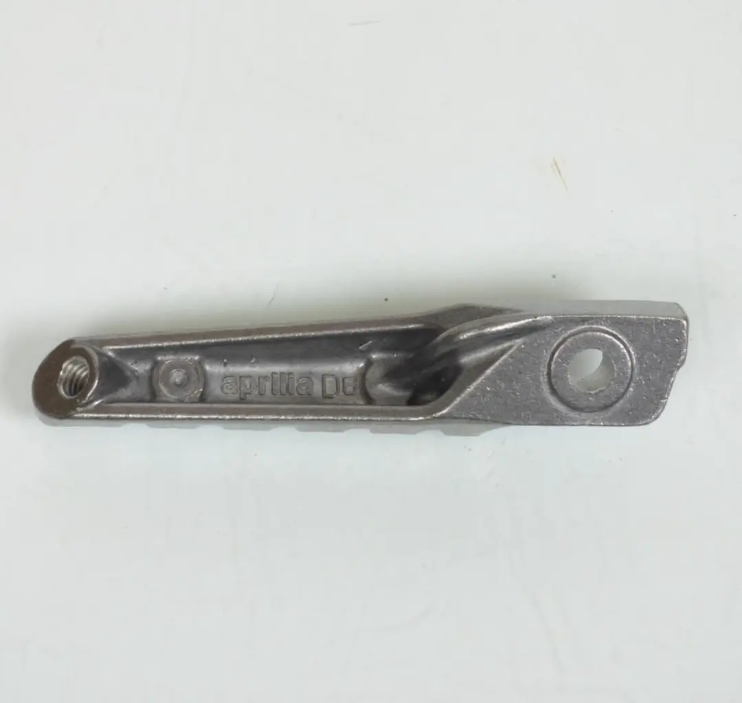 Cale pied pilote droit pour moto Aprilia 50 RS4 Après 2011 AP81329576 / AVD Neu