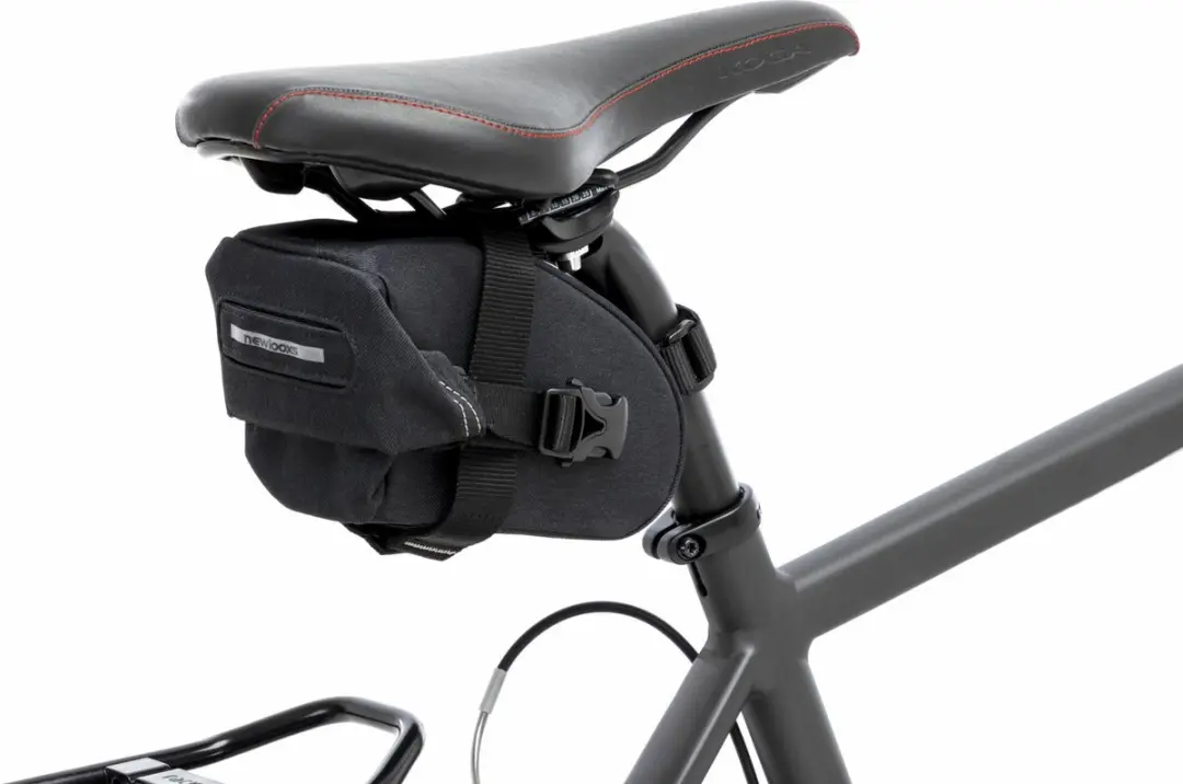 New Looxs Sports Zadeltas 0,9L - Zwart