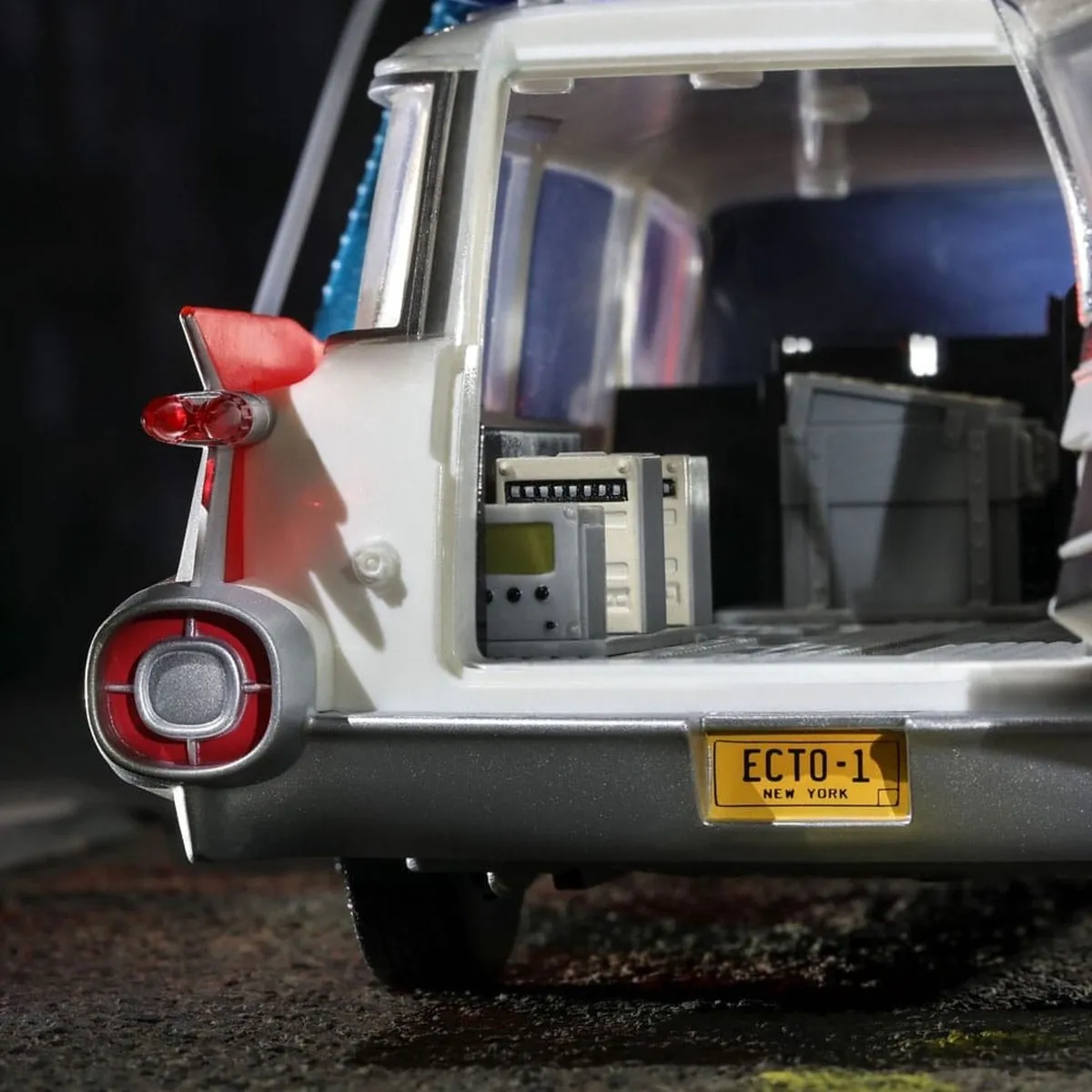 Hasbro Ghostbusters Ecto-1 Plasma Series 1/18 - Multi - afbeelding 3 van 6
