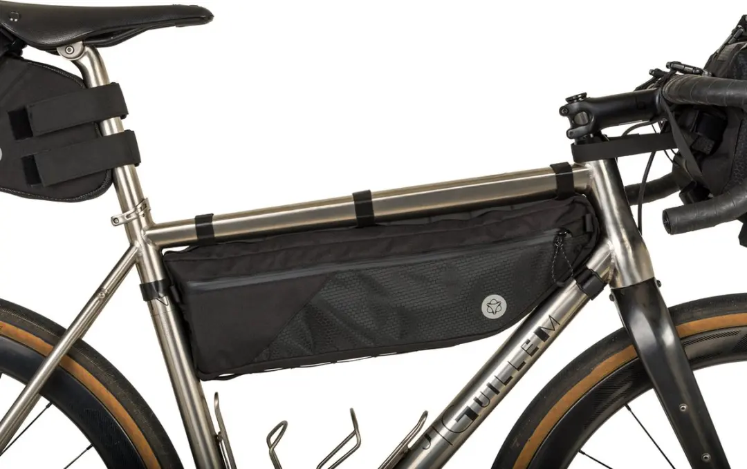 AGU Venture Frame Tas 5,5L - Hydratatieport - 3M Reflectie - Zwart