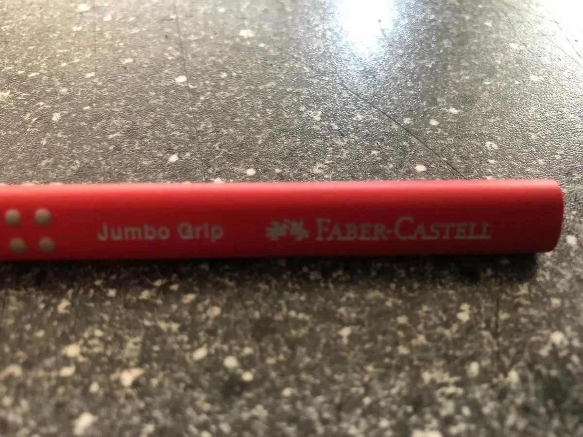 Faber-Castell Jumbo GRIP Potlood 110926 - Permanent Karmijn - afbeelding 6 van 6