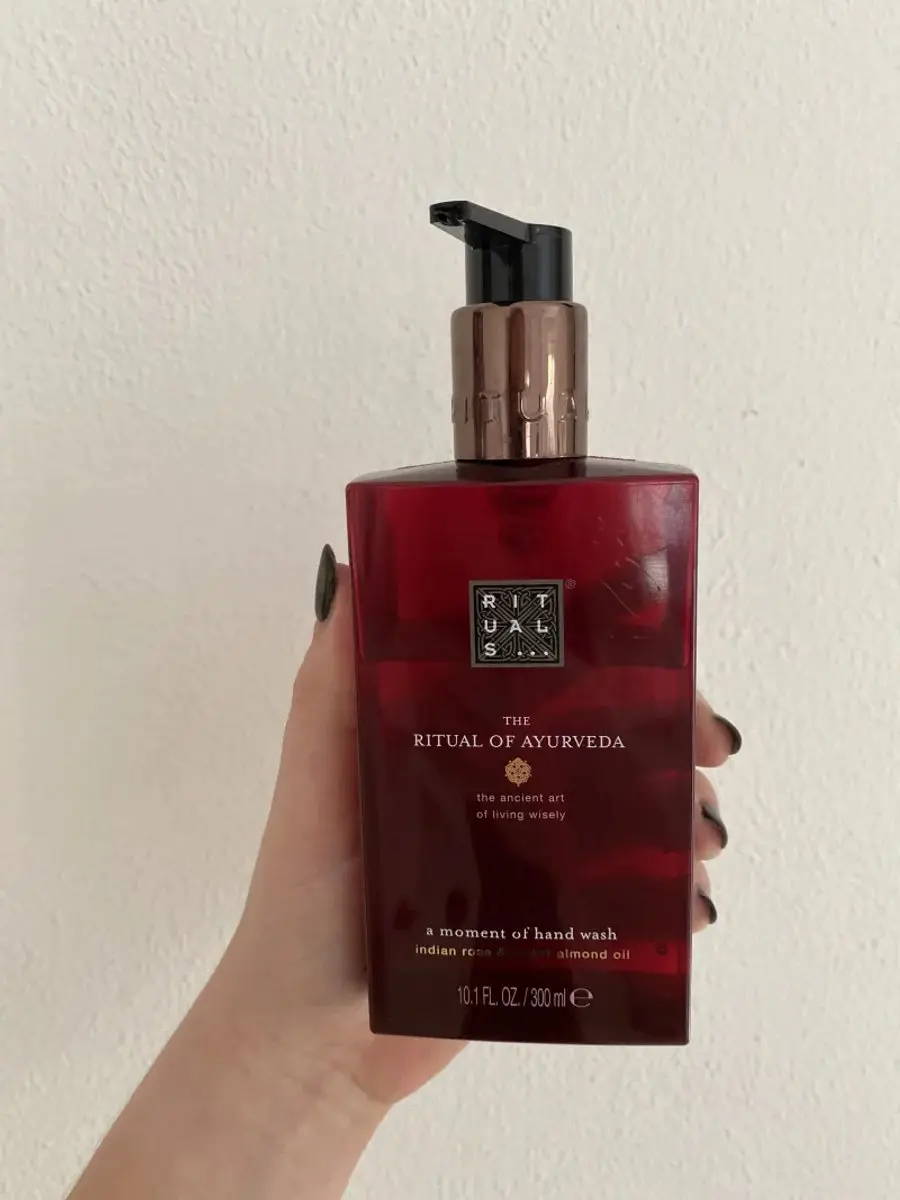 Rituals The Rituals of Ayurveda Handzeep 300ml - afbeelding 3 van 4