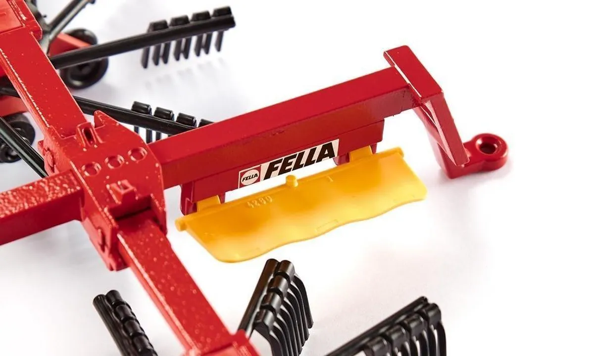 SIKU 2451 Fella Zwadhark 1:32 - Rood