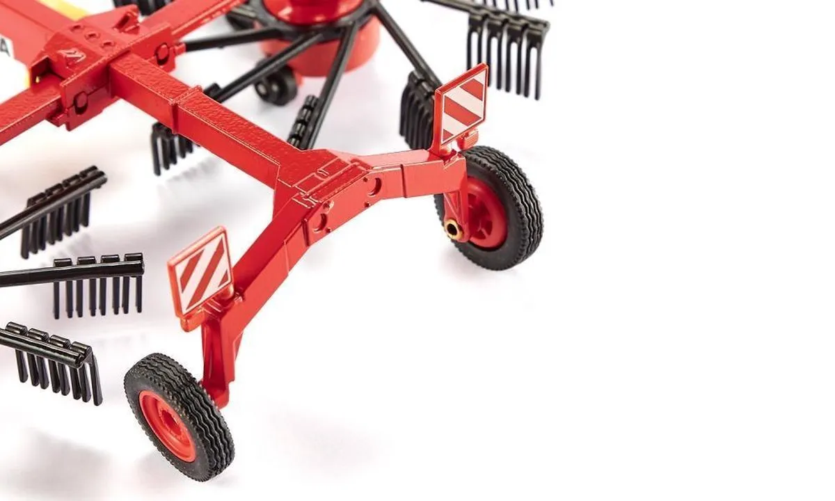 SIKU 2451 Fella Zwadhark 1:32 - Rood