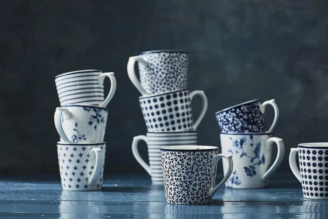 Laura Ashley Humble Daisy Mok 32cl - Magnetronbestendig
