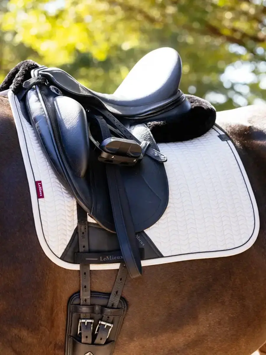 LeMieux Zadeldek Finesse Square Dressuur - Full Wit - afbeelding 6 van 6