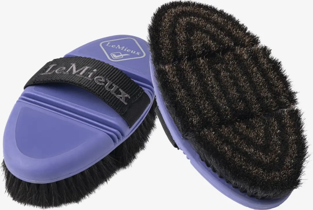 LeMieux Flexi Paardenhaar Body Brush Bluebell