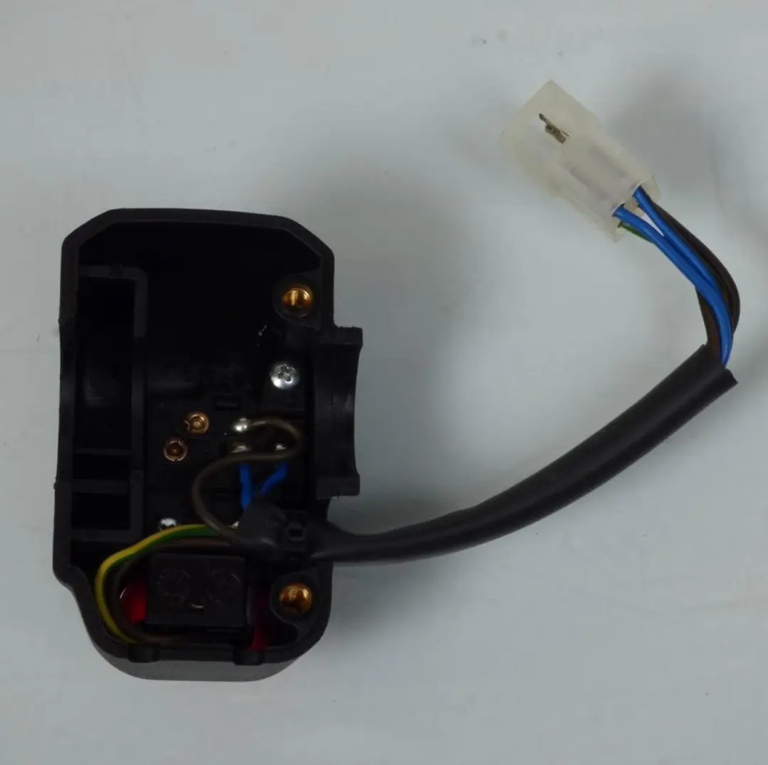 Commodo commutateur droit Domino pour scooter Yamaha 125 Majesty 2001 à 2009 Ne