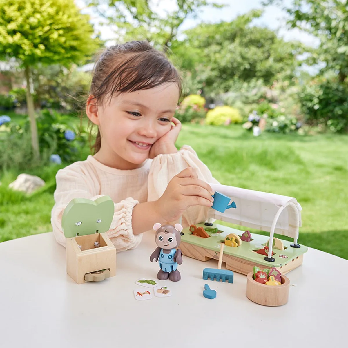 Hape Biologische Kas - Poppenhuispop - 1 Meubel - Veelkleurig