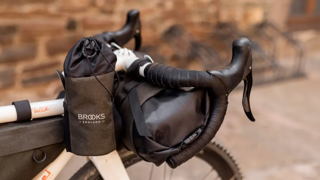 Brooks Scape Feed Pouch - 1L - Zwart - afbeelding 5 van 6