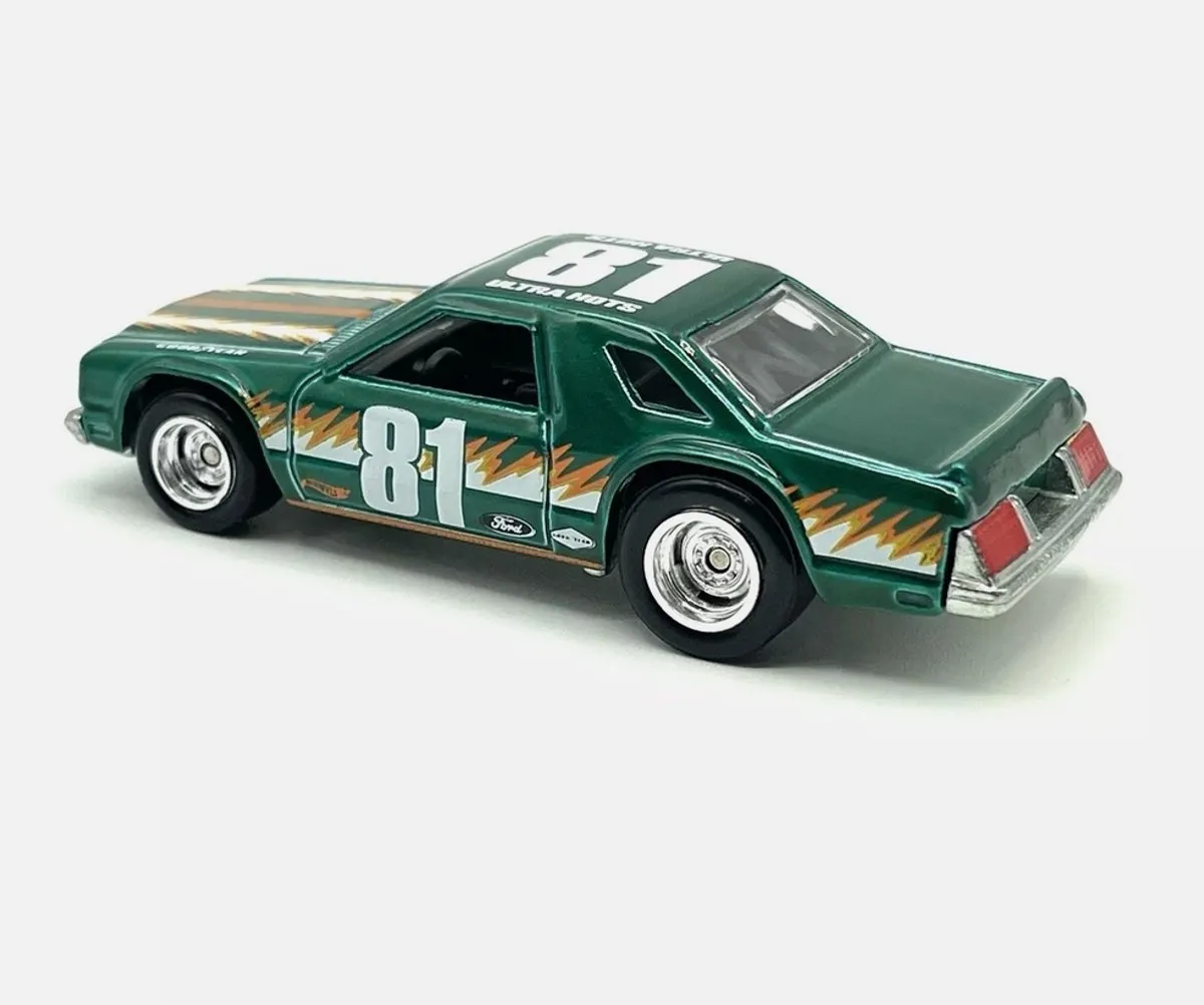 Mattel Hot Wheels Ultra Host '81 Ford Fairmont HDG52 - Groen