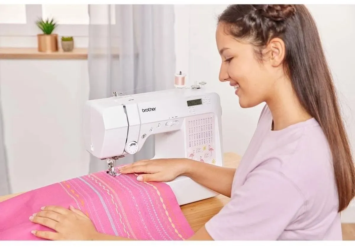 Brother KD40s Little Angel Naaimachine - 40 Steken - Wit met roze