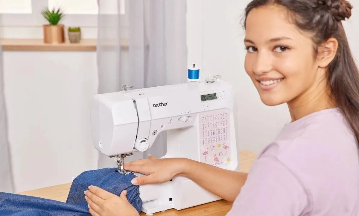 Brother KD40s Little Angel Naaimachine - 40 Steken - Wit met roze