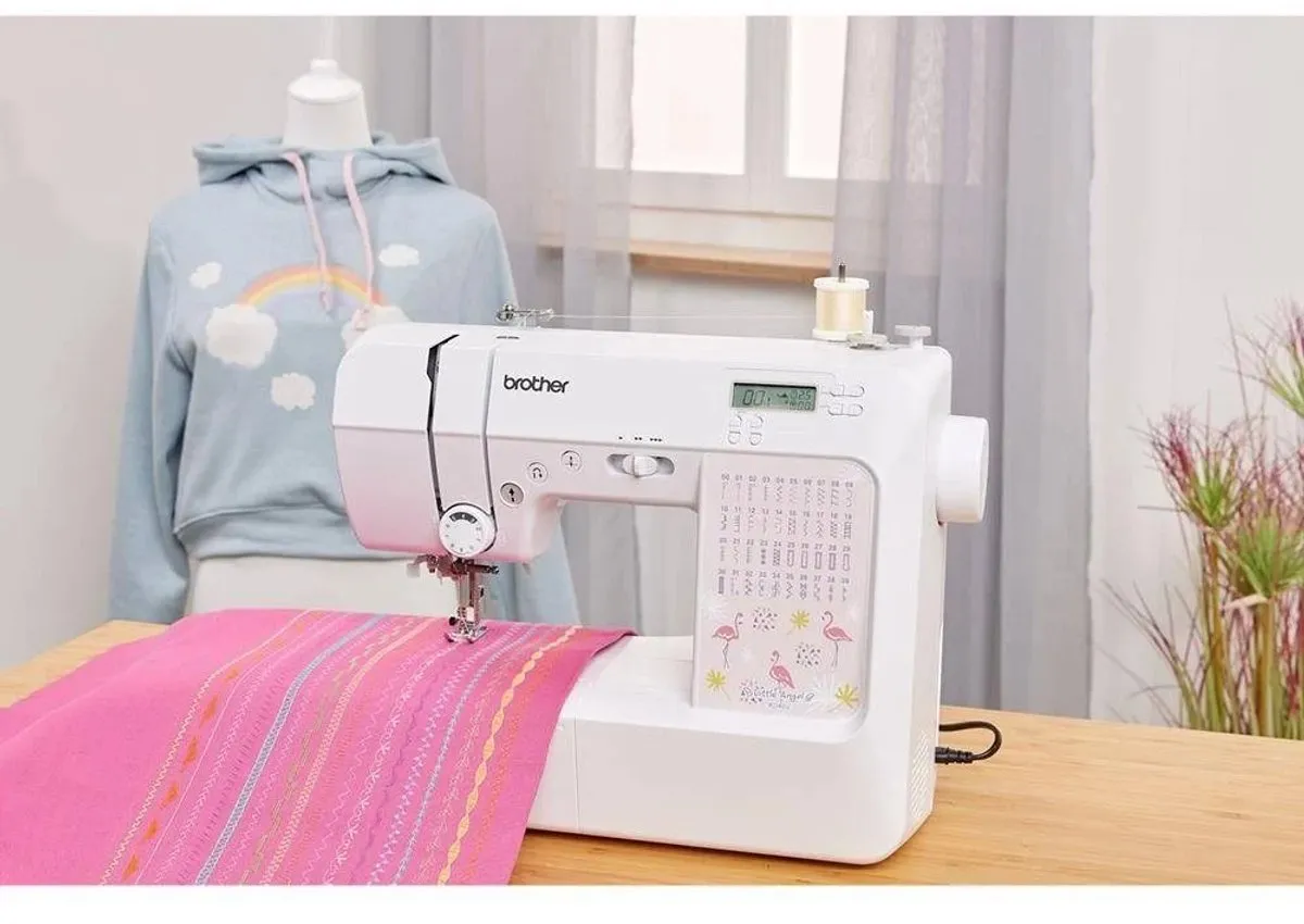 Brother KD40s Little Angel Naaimachine - 40 Steken - Wit met roze