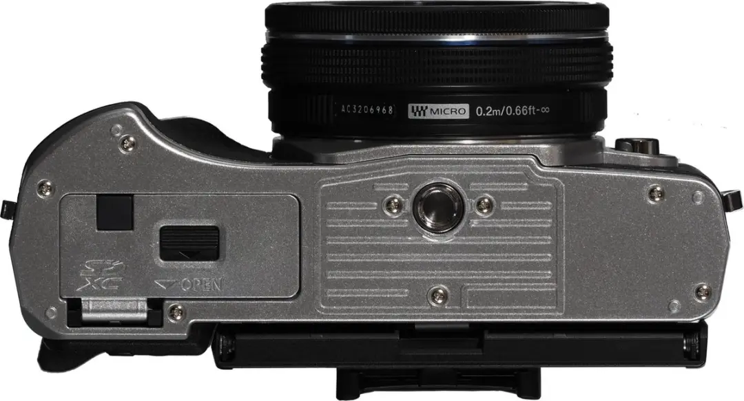 Olympus OM-D E-M10 Mark IV Body - Zilver V207130SE000 - afbeelding 5 van 6