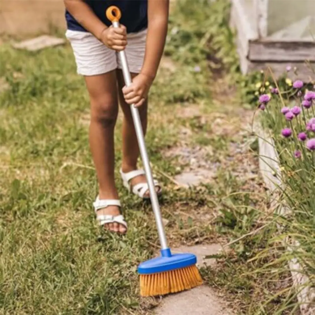 Fiskars MyFirst Bezem - 80 cm - afbeelding 3 van 5