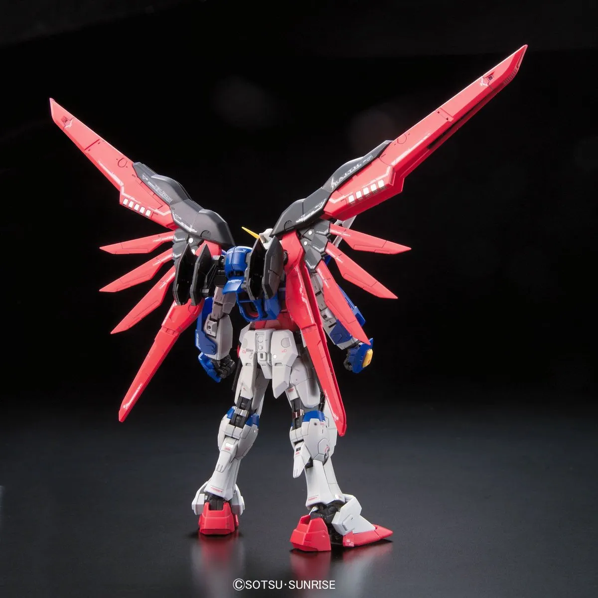 Bandai Namco RG Destiny Gundam 1/144 Modelbouwset - 13cm - Multicolor
