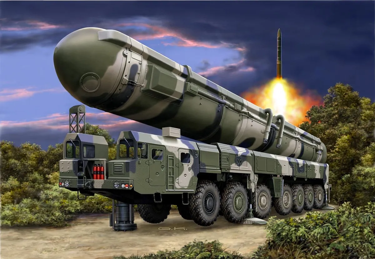 Revell 03303 Topol SS-25 Sickle 1:72 Modelbouwkit - 309 Onderdelen - Multicolor
