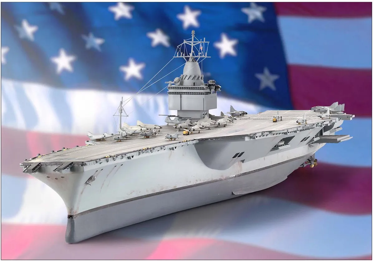Revell 05046 Modelbouwpakket U.S.S. Enterprise - 1:720 - 102 Onderdelen - Multi