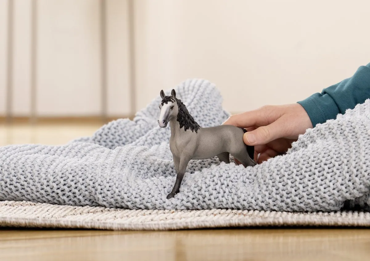 Schleich HORSE CLUB Selle FranÃ§ais Merrie 13955 - Zwart/Grijs