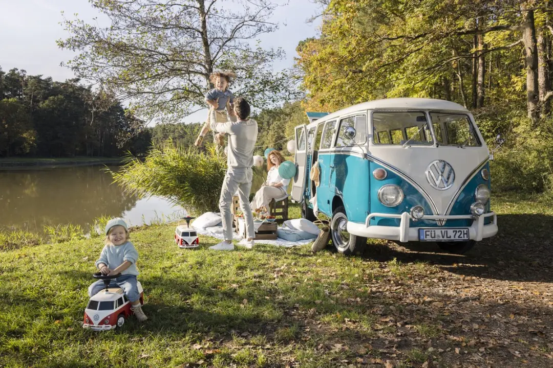 BIG Loopfiets Baby Volkswagen - 4 Wielen - Rood/Wit - afbeelding 4 van 6