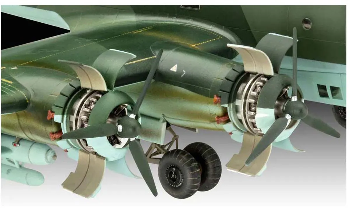 Revell 03777 Focke-Wulf Fw 200 C-5/C-8 Modelbouwpakket - 1:72 - 240 Onderdelen - Multi