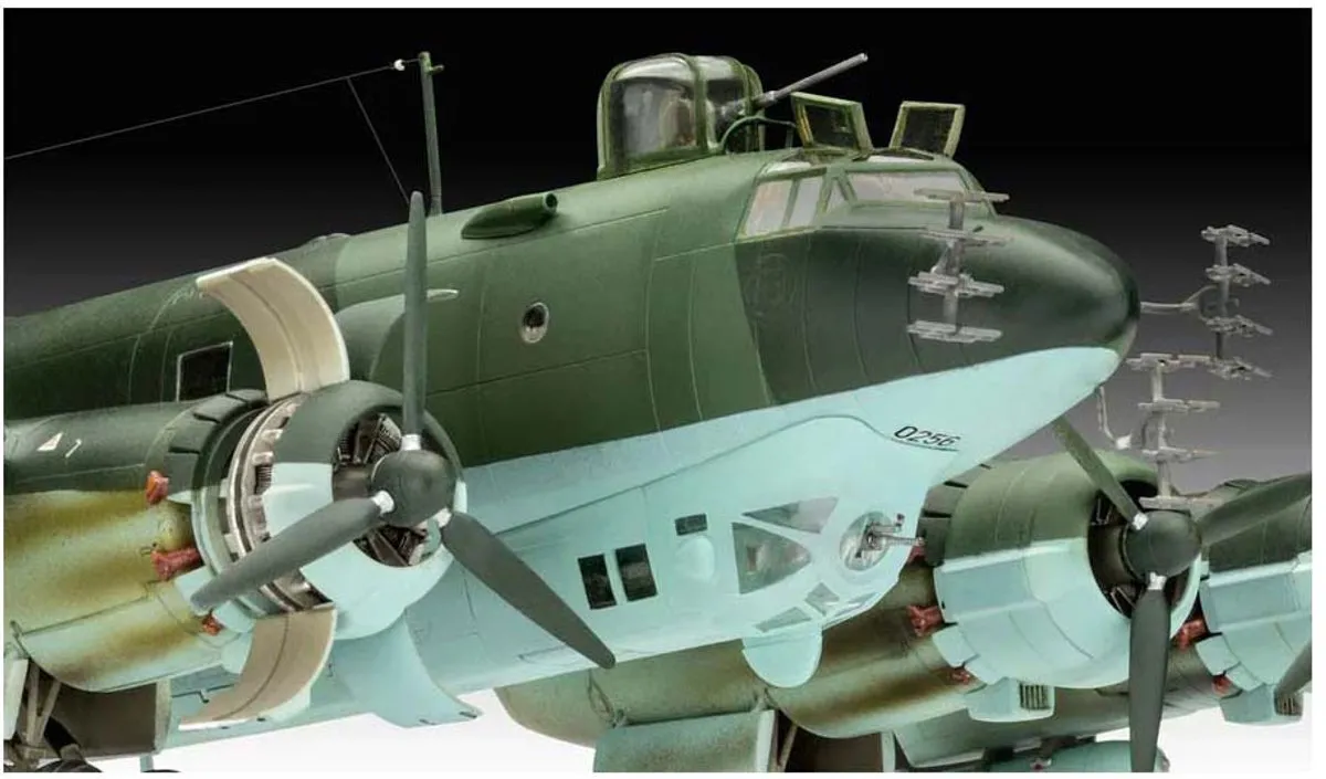 Revell 03777 Focke-Wulf Fw 200 C-5/C-8 Modelbouwpakket - 1:72 - 240 Onderdelen - Multi