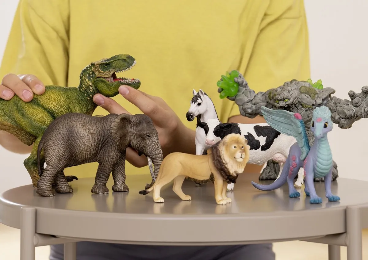 Schleich FARM WORLD Koe Zwartbont Speelfiguur 13797