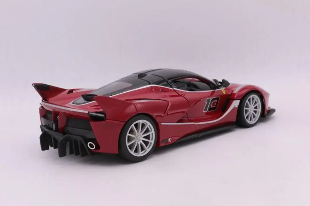 Bburago Ferrari FXX-K 1:18 Auto - Rood - afbeelding 6 van 6
