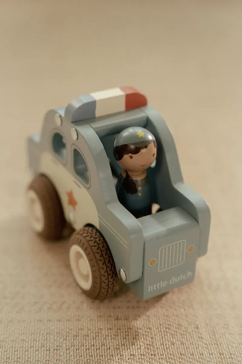 Little Dutch Politiewagen met Peg Doll - FSC - Meerkleurig