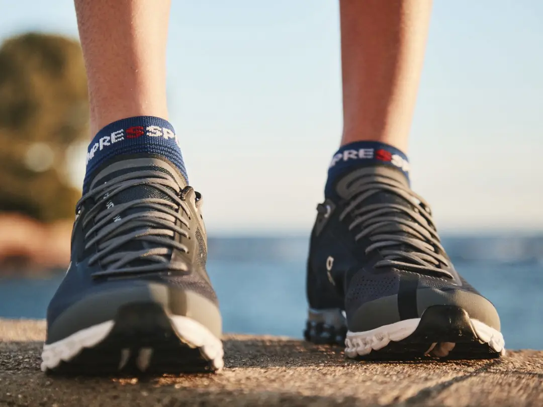 Compressport Pro Racing Sock v4 Run Low - Lichtblauw