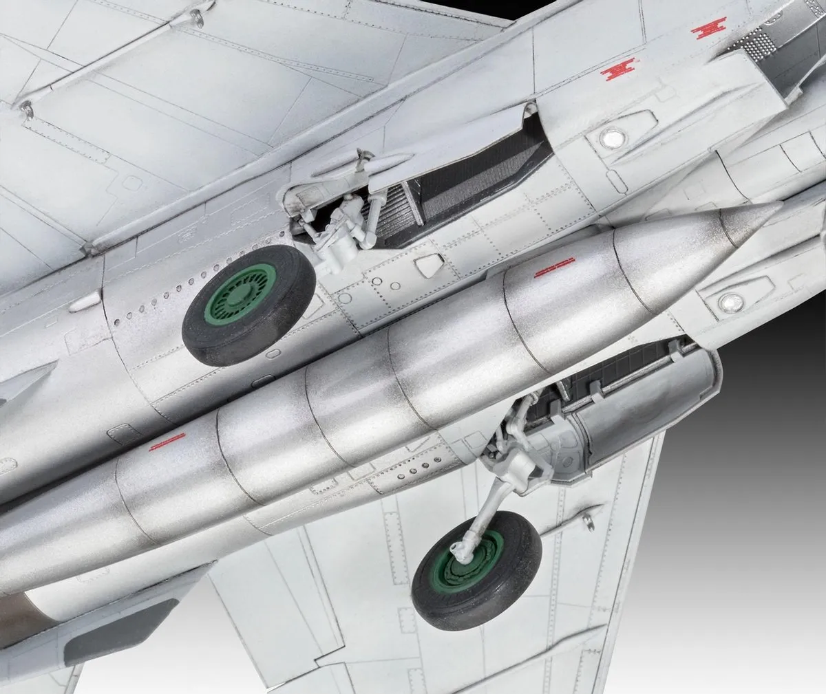 Revell MIG-25 RBT FOXBAT B Modelbouwpakket 1:72 - Grijs